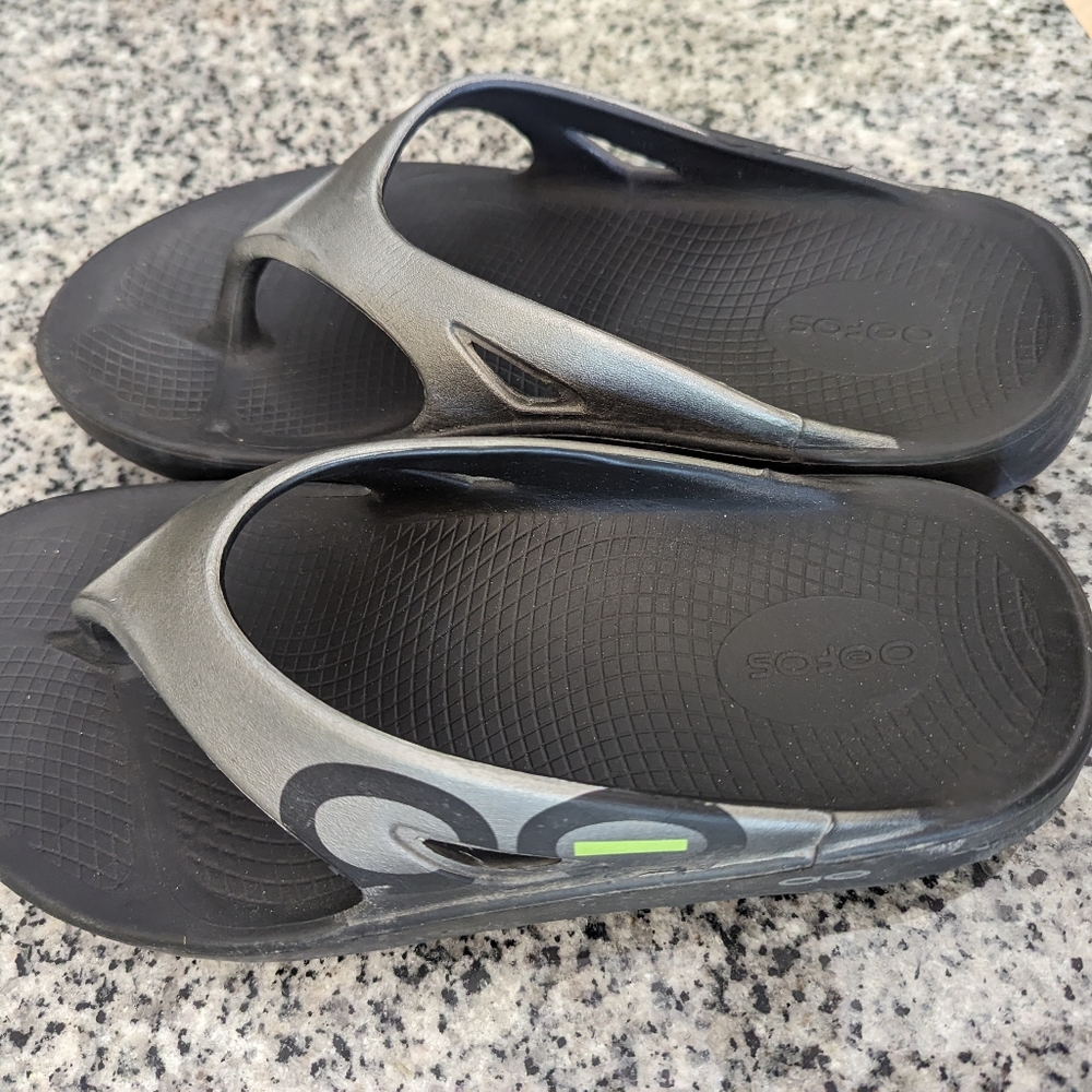 Oofos flip flop unisex
